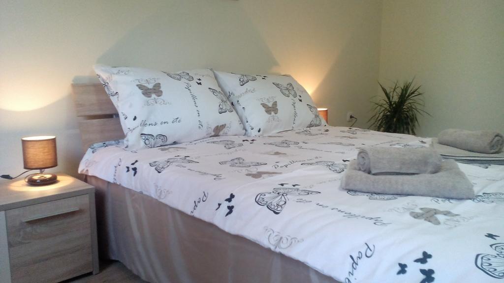 Apartment Marija Sremska Mitrovica Dış mekan fotoğraf