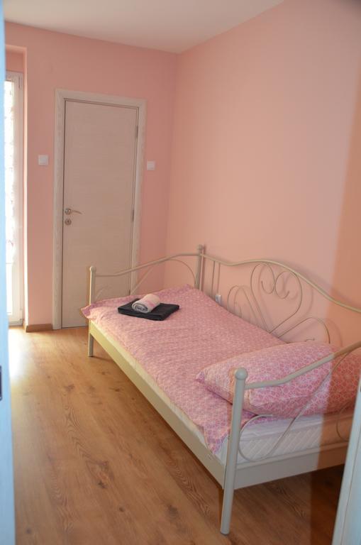 Apartment Marija Sremska Mitrovica Dış mekan fotoğraf