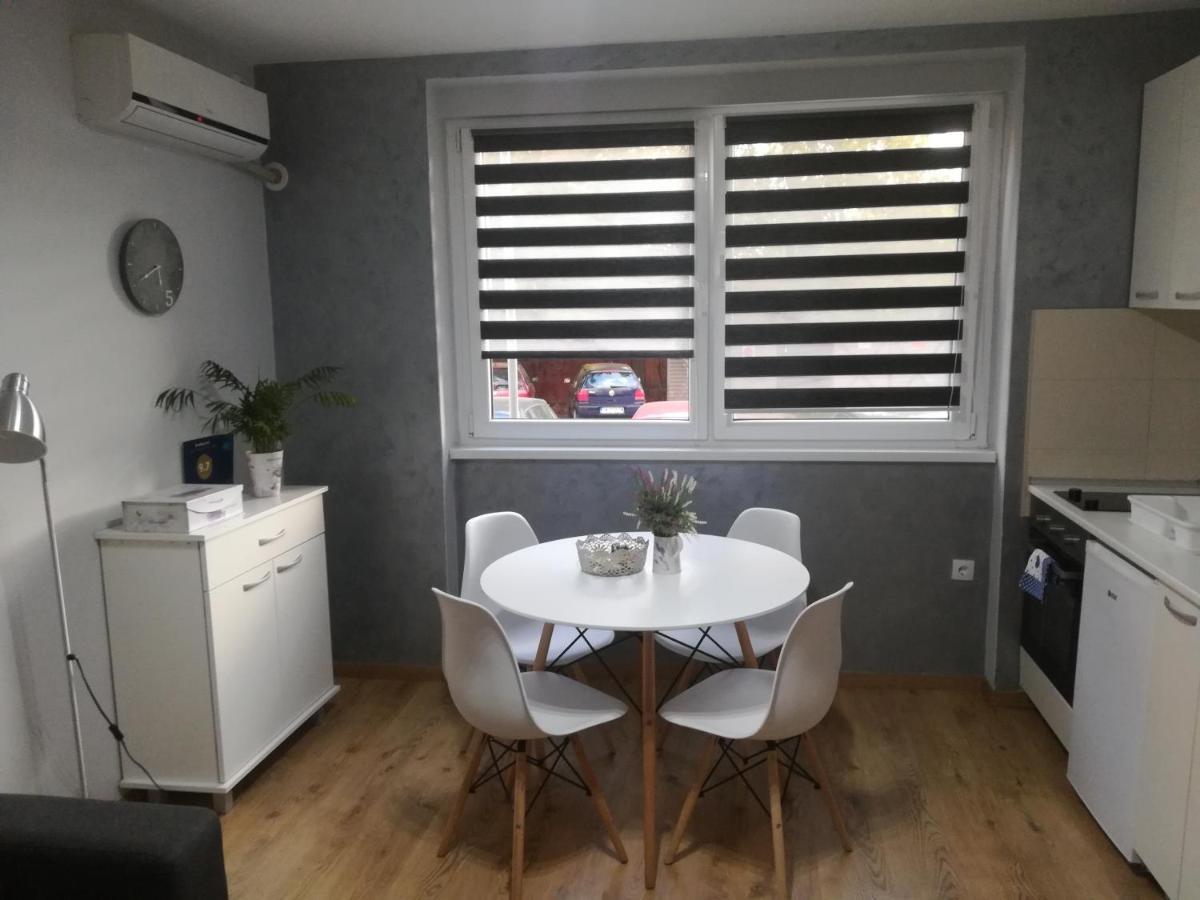 Apartment Marija Sremska Mitrovica Dış mekan fotoğraf